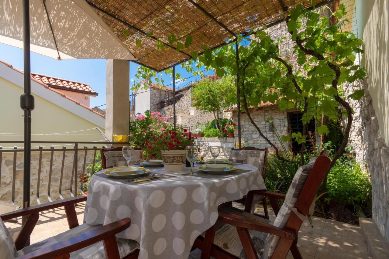 Mediterranean Terrace Apartment With Bikes & Sup 斯克拉丁 外观 照片