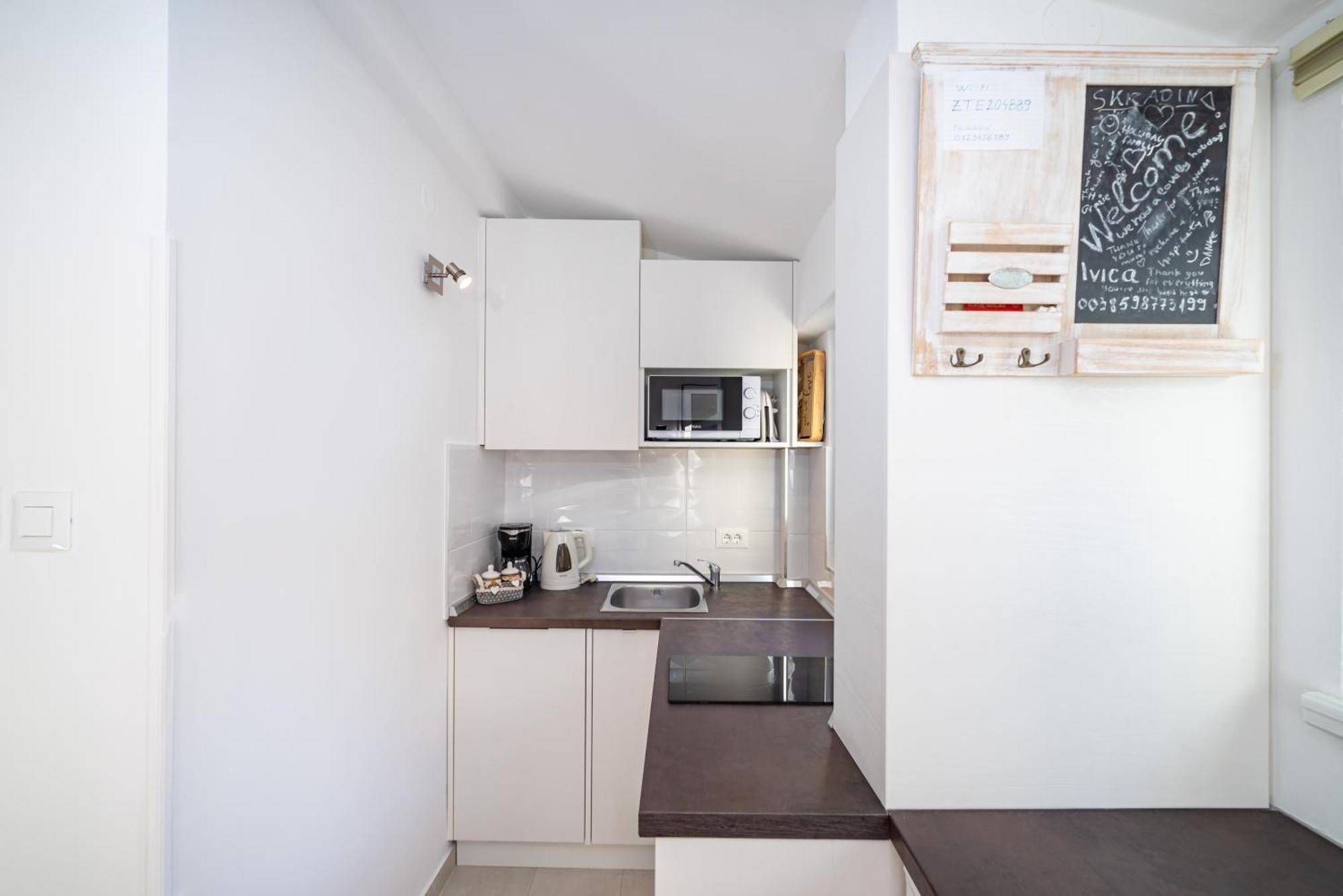 Mediterranean Terrace Apartment With Bikes & Sup 斯克拉丁 外观 照片