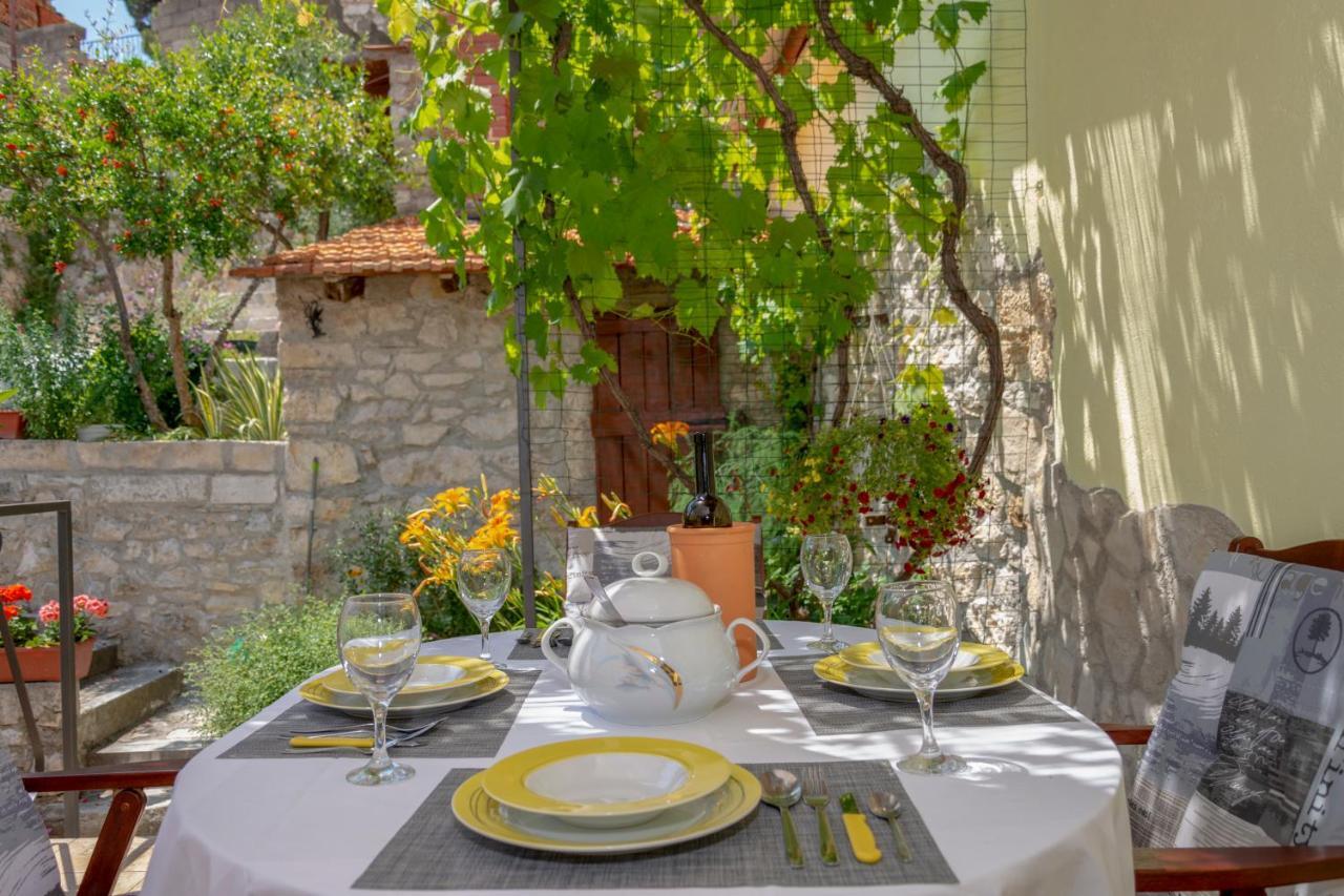 Mediterranean Terrace Apartment With Bikes & Sup 斯克拉丁 外观 照片